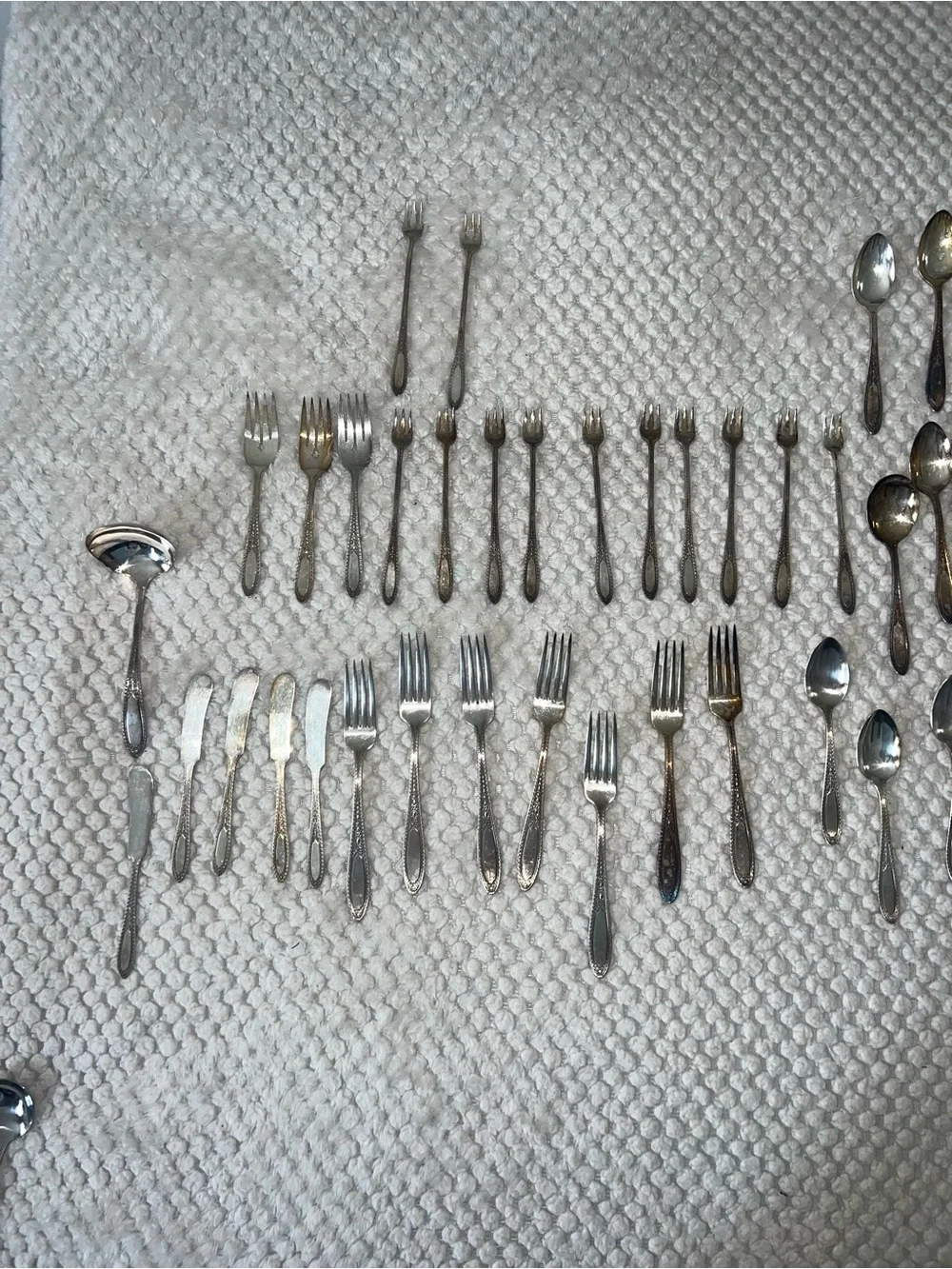 Wm Rogers Mfg  Dinner Set Spoons Forks Etc 1940's Flatware